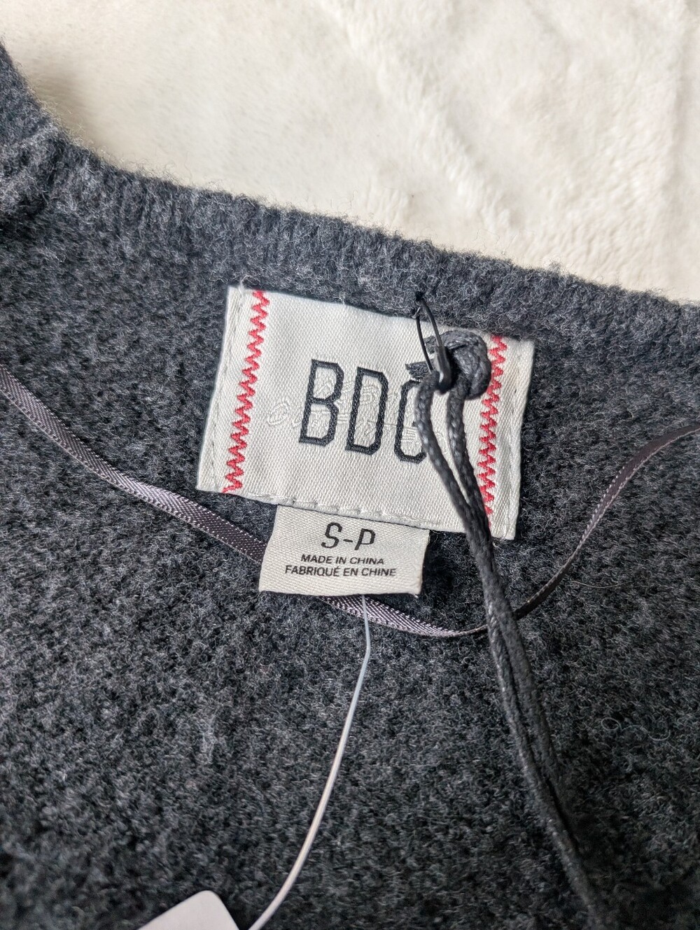NWT BDG Cropped Sweater - Picture 2 of 3